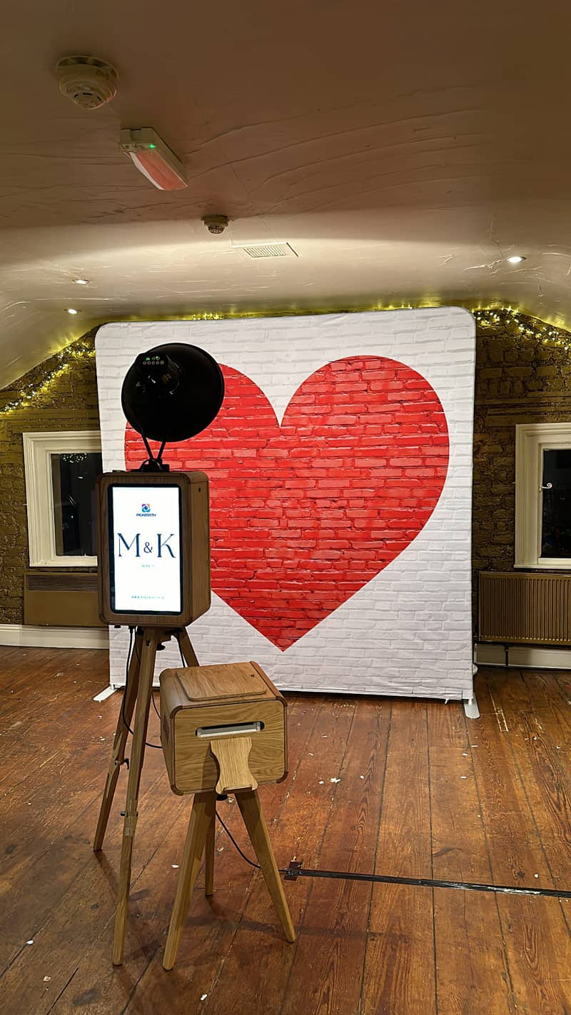 picture of a vintage photo booth hire for weddings - Picabooth Ireland